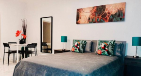 Hallandale Studio with pool